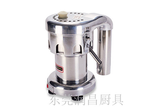 整體唐山廚房設備使用榨汁機時要注意哪些要點？